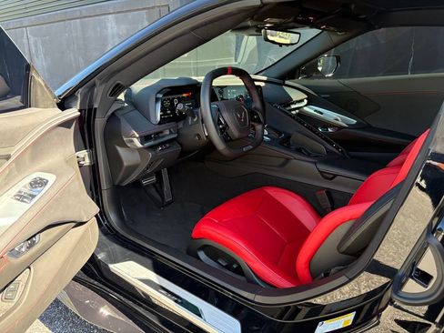 Used 2025 Chevrolet Corvette Z06 RWD image 15