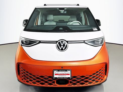 Used 2025 Volkswagen ID. Buzz 1st Edition RWD image 2