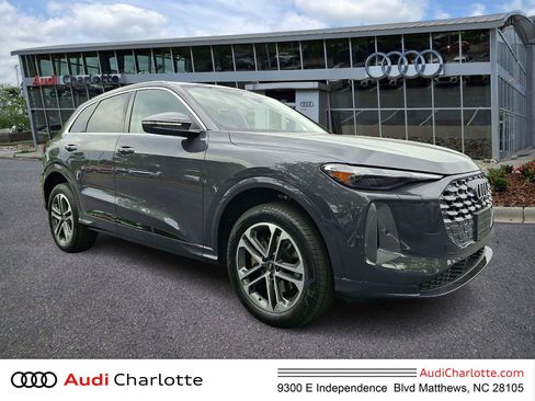 Certified 2025 Audi Q5 Premium w/ Convenience Package AWD/4WD image 1
