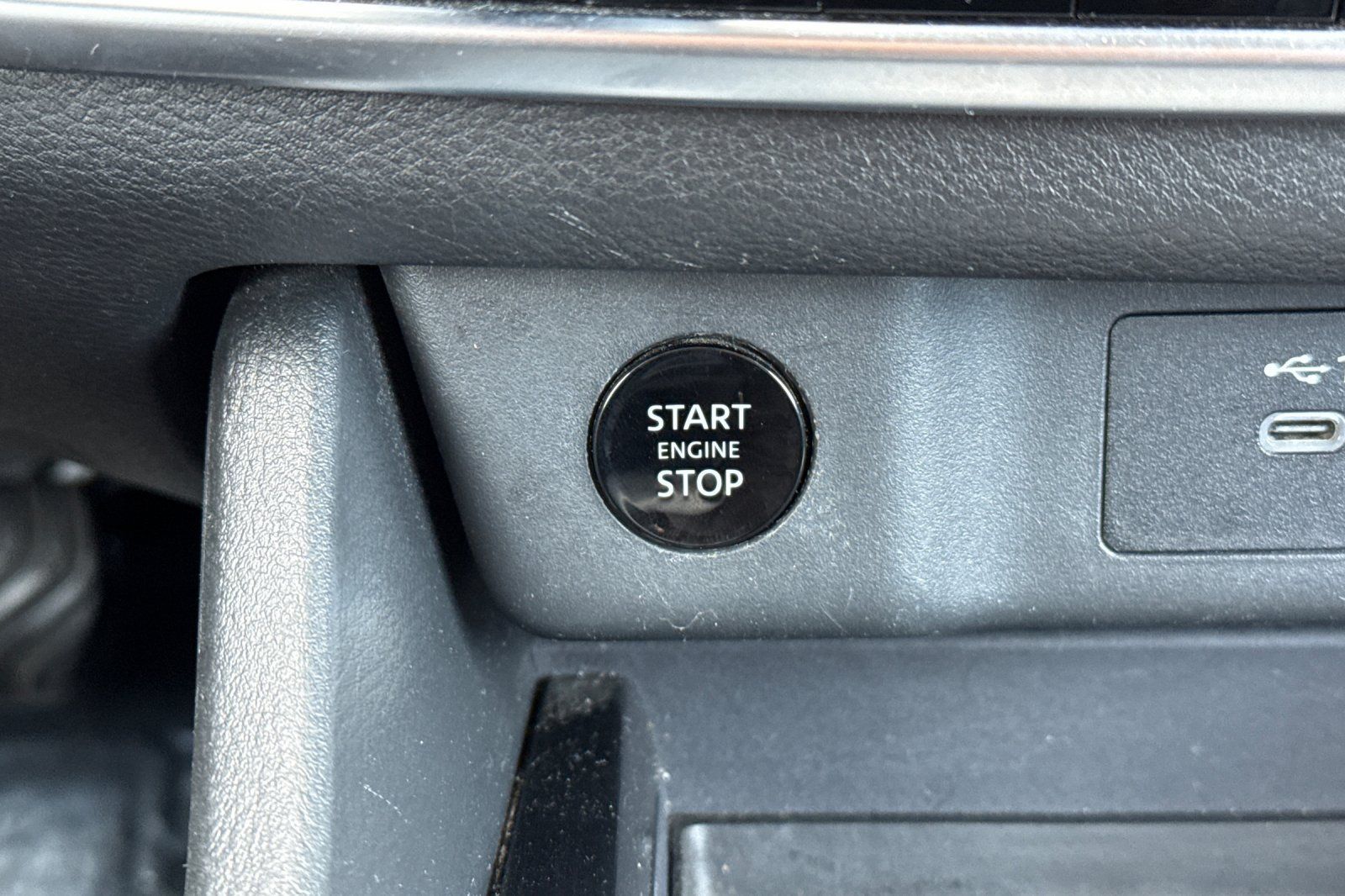 Certified 2024 Nissan Rogue SV AWD/4WD image 29