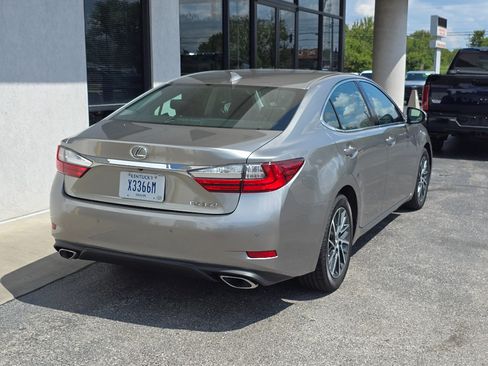 Used 2017 Lexus ES 350 w/ Luxury Package FWD image 3