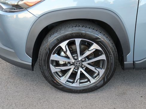 Certified 2024 Toyota Corolla Cross XLE FWD image 9