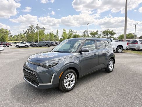 Used 2025 Kia Soul LX w/ LX Technology Package image 7