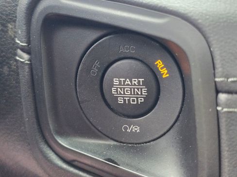 Used 2024 Jeep Wrangler Unlimited Sahara image 37