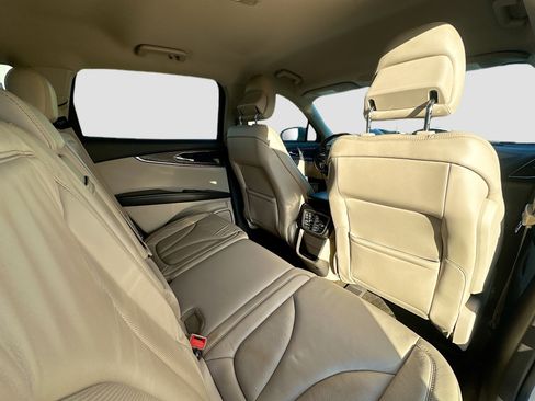 Used 2016 Lincoln MKX Select w/ Select Plus Package image 27