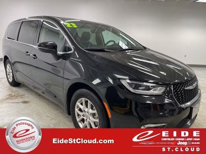 Used 2023 Chrysler Pacifica Touring-L