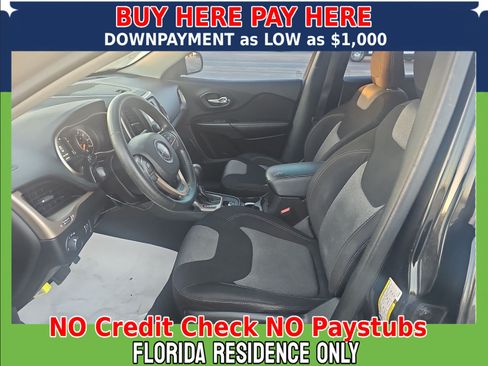Used 2015 Jeep Cherokee Sport FWD image 5