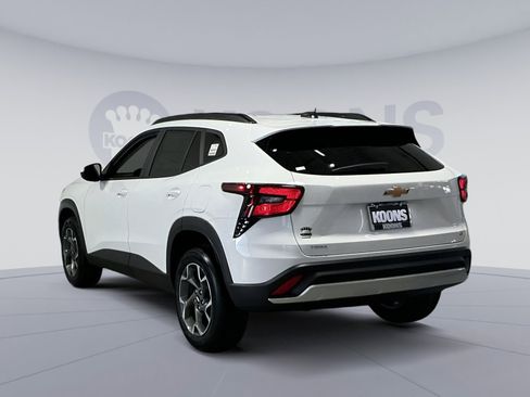 New 2026 Chevrolet Trax LT w/ Driver Confidence Package image 14