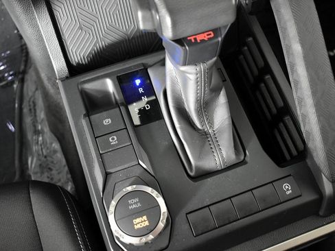 Used 2024 Toyota Tacoma TRD Sport image 33