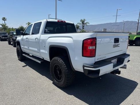 Used 2019 GMC Sierra 2500 Denali w/ Duramax Plus Package AWD/4WD image 2