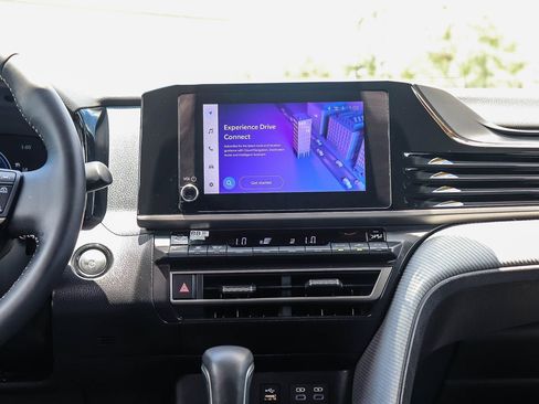 Certified 2025 Toyota Camry SE w/ Convenience Package FWD image 16