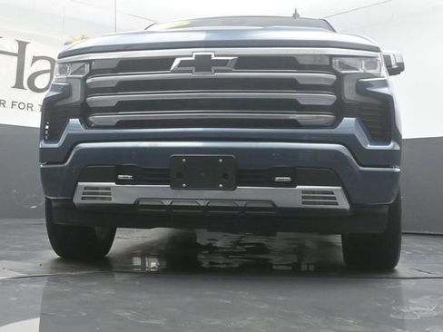 Used 2024 Chevrolet Silverado 1500 High Country w/ High Country Premium Package AWD/4WD image 4