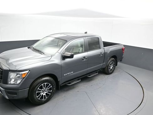 Used 2024 Nissan Titan SV w/ SV Convenience Package image 31