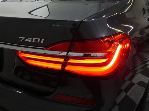 Used 2019 BMW 740i xDrive w/ M Sport Package AWD/4WD image 16