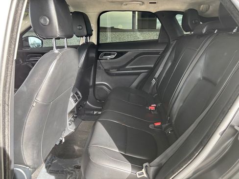 Used 2019 Jaguar F-PACE Premium image 14