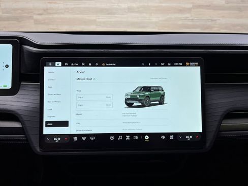 Used 2025 Rivian R1S Adventure image 25