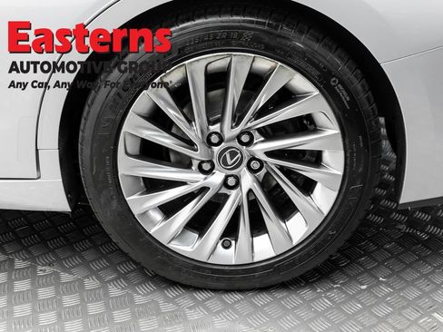 Used 2019 Lexus ES 350 Ultra Luxury w/ Accessory Package FWD image 8