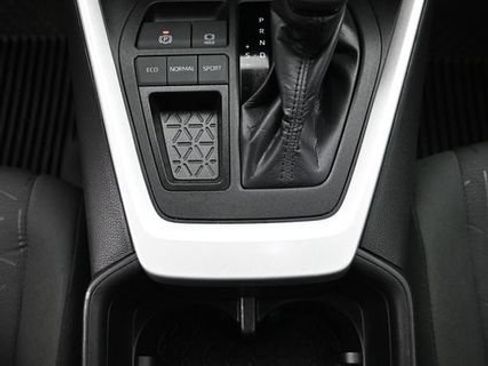 Used 2024 Toyota RAV4 XLE FWD image 19