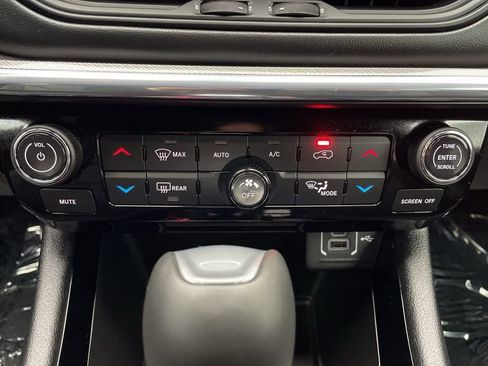 Used 2024 Jeep Compass Limited w/ High Altitude Package image 39