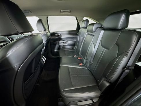 Used 2025 Kia Sorento S AWD/4WD image 24