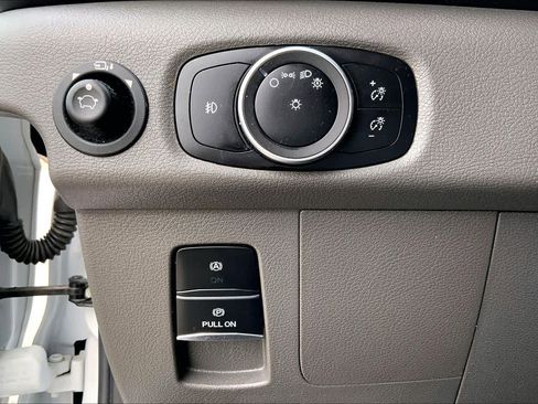 Used 2023 Ford Transit 350 XLT image 31