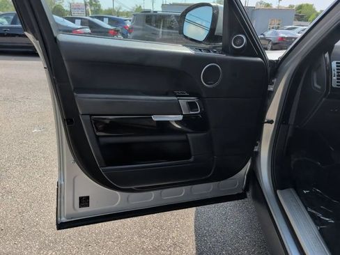 Used 2017 Land Rover Range Rover HSE AWD/4WD image 12