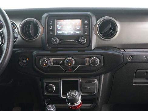 Used 2019 Jeep Wrangler Sport AWD/4WD image 17