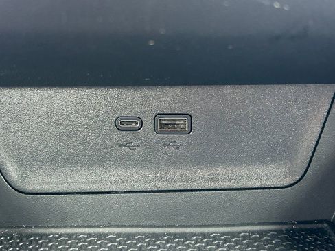Used 2025 Chevrolet Equinox LT FWD image 23