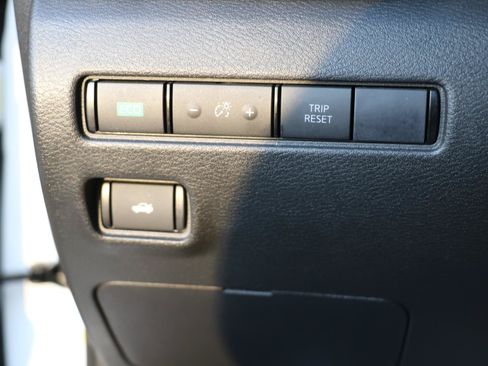 Used 2023 Nissan Sentra SV w/ All-Weather Package FWD image 16