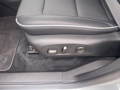 Used 2025 Buick Enclave Preferred FWD image 13
