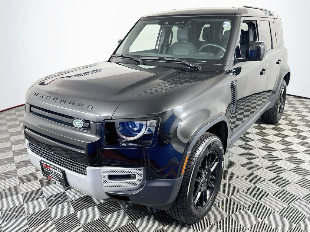 Used 2025 Land Rover Defender 110 S AWD/4WD image 3