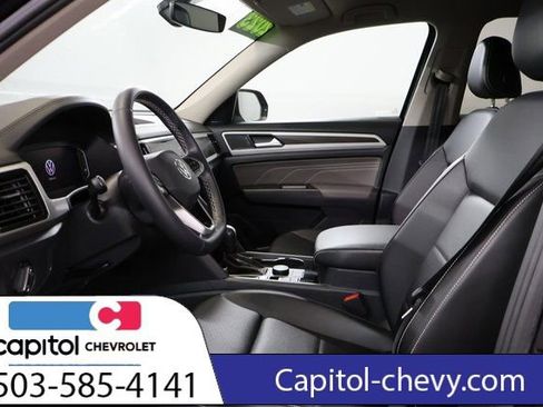 Used 2023 Volkswagen Atlas SE image 12