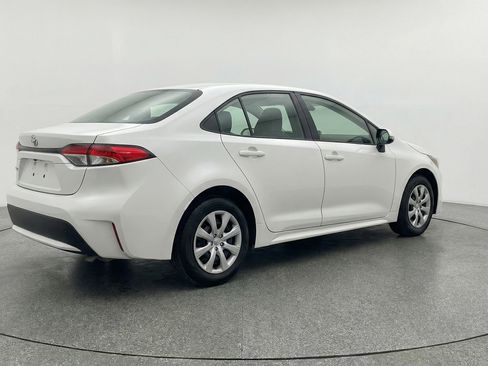 Used 2025 Toyota Corolla LE FWD image 9