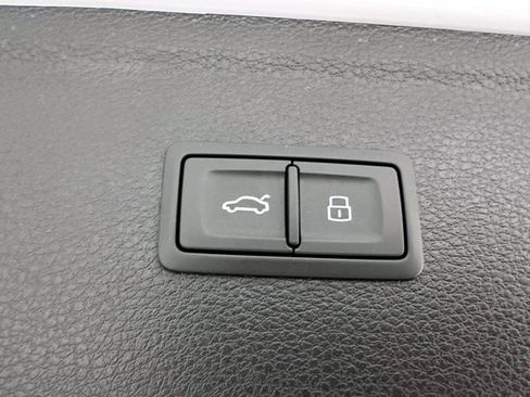 Certified 2023 Audi Q5 2.0T Premium w/ Convenience Package AWD/4WD image 11