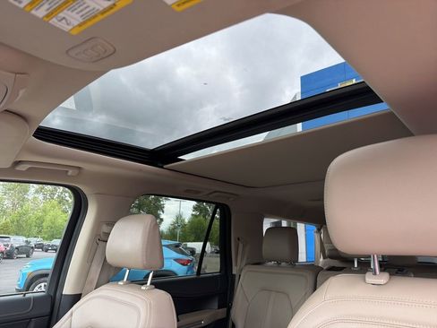 Used 2024 Ford Expedition Max Limited AWD/4WD image 6