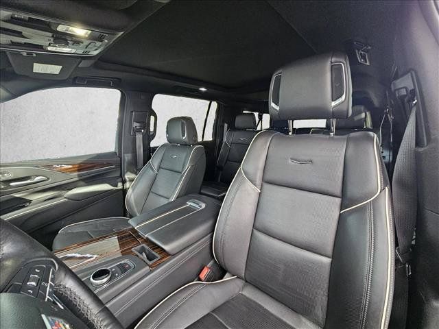 Used 2023 Cadillac Escalade ESV Premium Luxury AWD/4WD image 12
