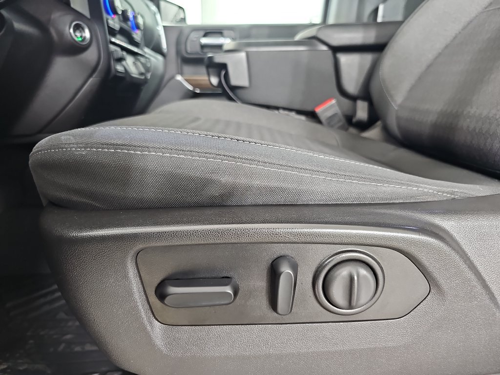 Used 2021 Chevrolet Silverado 1500 LT AWD/4WD image 34