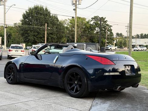 Used 2007 Nissan 350Z Touring RWD image 5