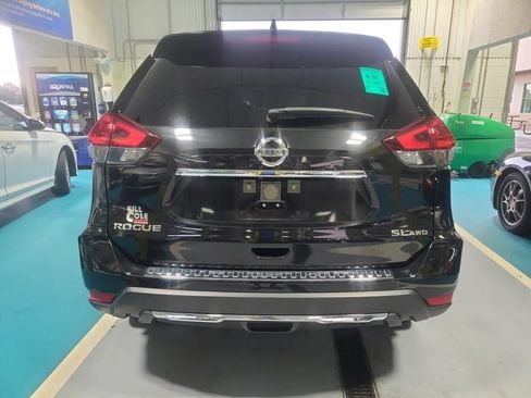 Used 2018 Nissan Rogue SL w/ Premium Package AWD/4WD image 2