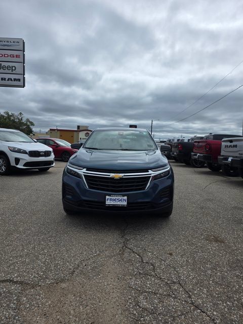Used 2024 Chevrolet Equinox LS FWD image 2