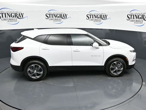 Used 2025 Chevrolet Blazer LT FWD image 16