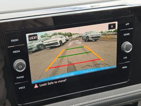 New 2026 Volkswagen Taos SE AWD/4WD image 17