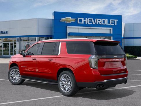 New 2025 Chevrolet Suburban Premier image 3