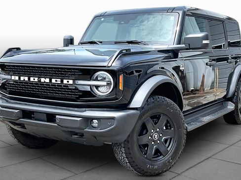 Used 2025 Ford Bronco Outer Banks AWD/4WD image 2