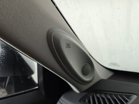 Used 2025 Toyota Highlander Platinum image 25