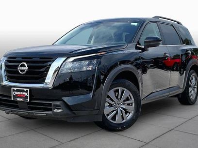 Certified 2025 Nissan Pathfinder SV