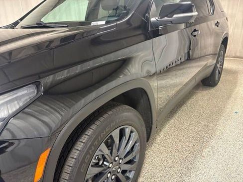 Used 2022 Chevrolet Traverse RS FWD image 12