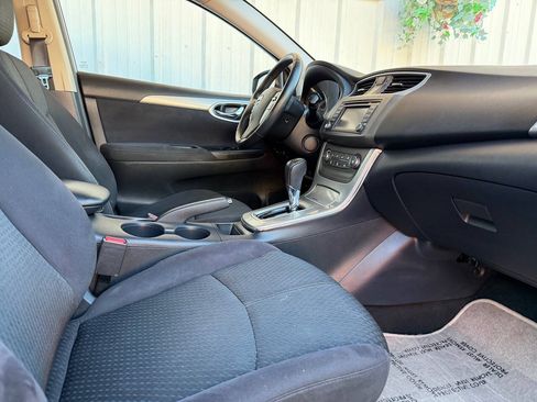 Used 2013 Nissan Sentra SR w/ Premium Pkg FWD image 13