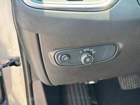Used 2024 Chevrolet Equinox LT FWD image 29