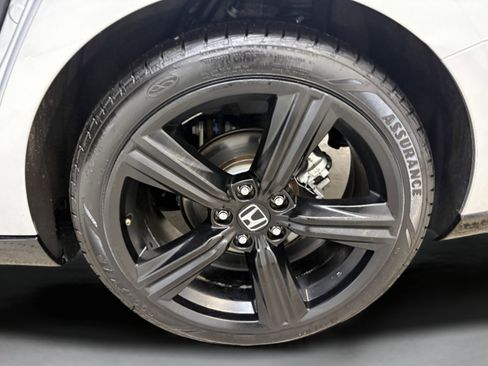 Used 2024 Honda Accord Sport image 7